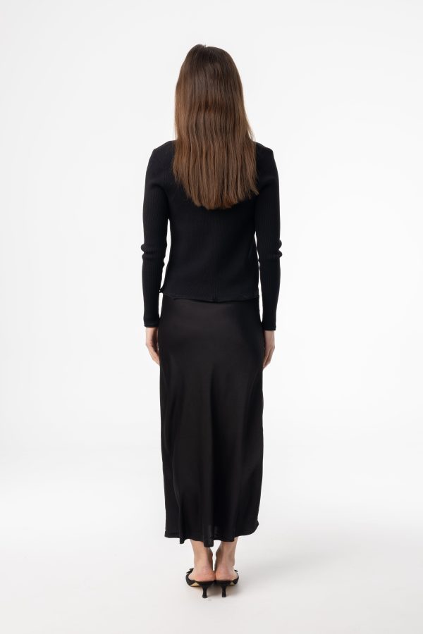 Black Silk Skirt Fashion - Image 3
